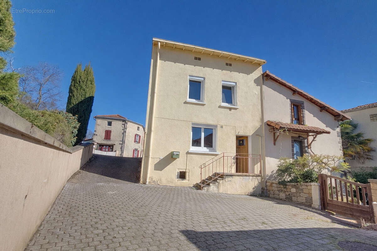 Maison à SAYAT