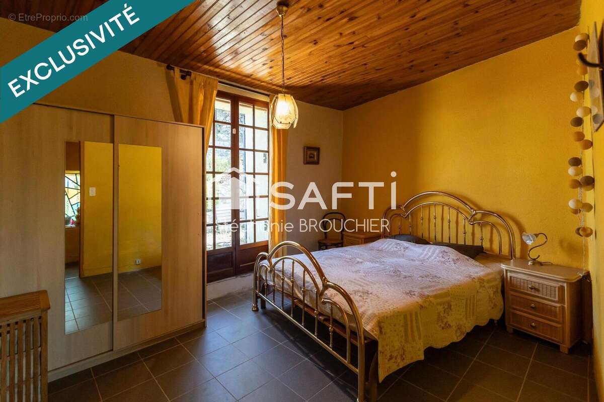 Maison 92 m² à Sampzon  - photo 7