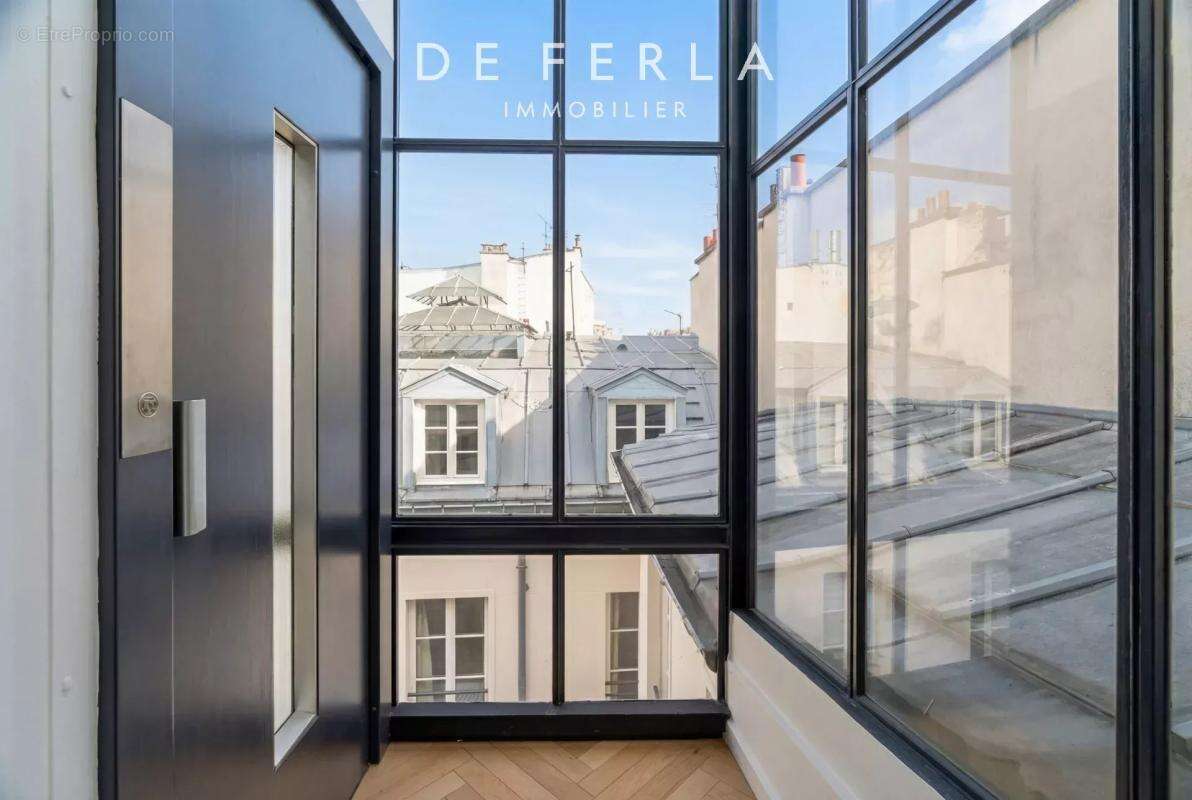 Appartement à PARIS-8E