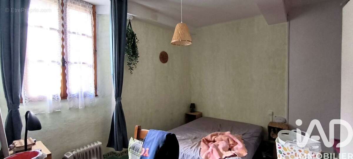 Maison 70 m² à Aulas  - photo 5