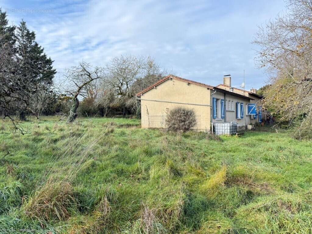 Maison à VERTEUIL-SUR-CHARENTE