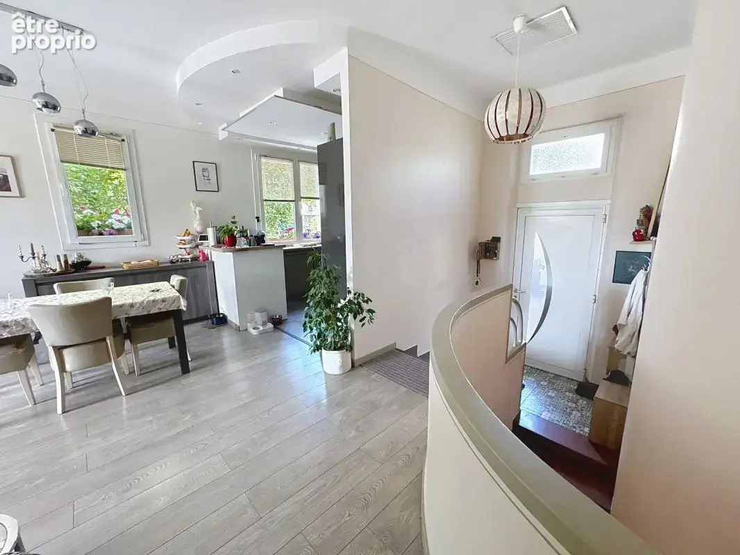 Maison de 153 m2 4 chambres + studio sur parcelle de terrain de 565 m2 entièrement clos - photo 4