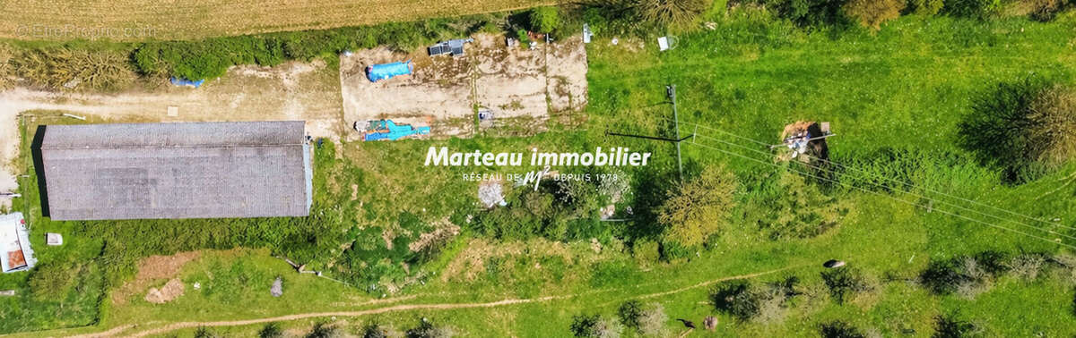 Commerce à GESNES-LE-GANDELIN