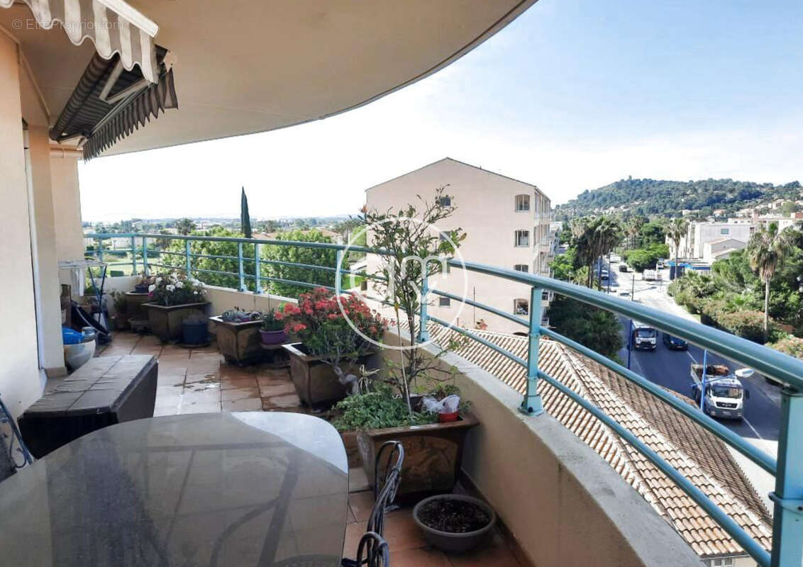 Appartement à HYERES