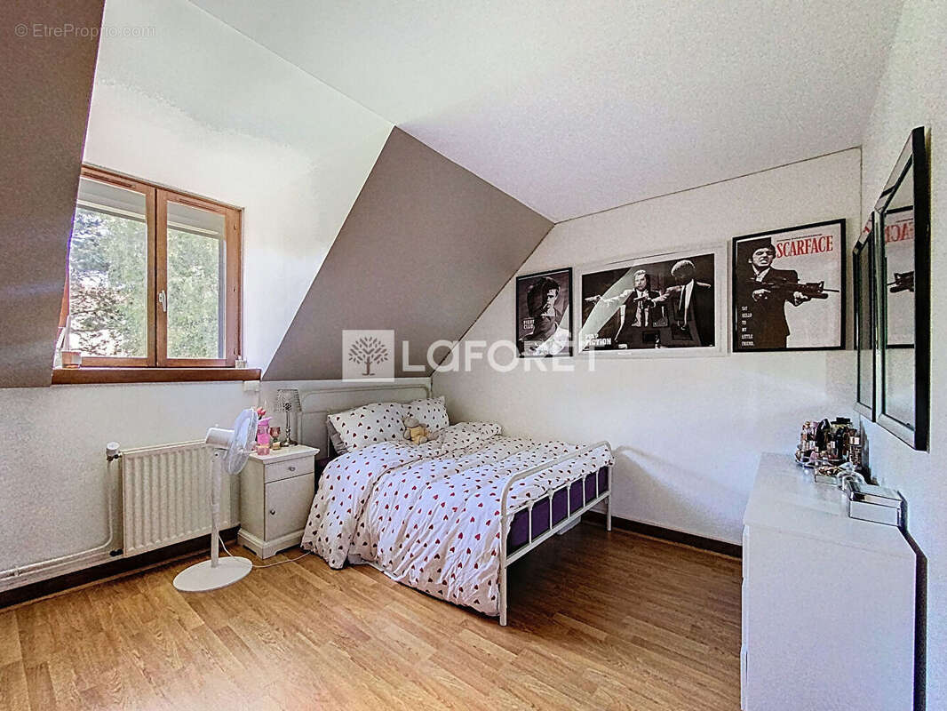 Maison à LINAS