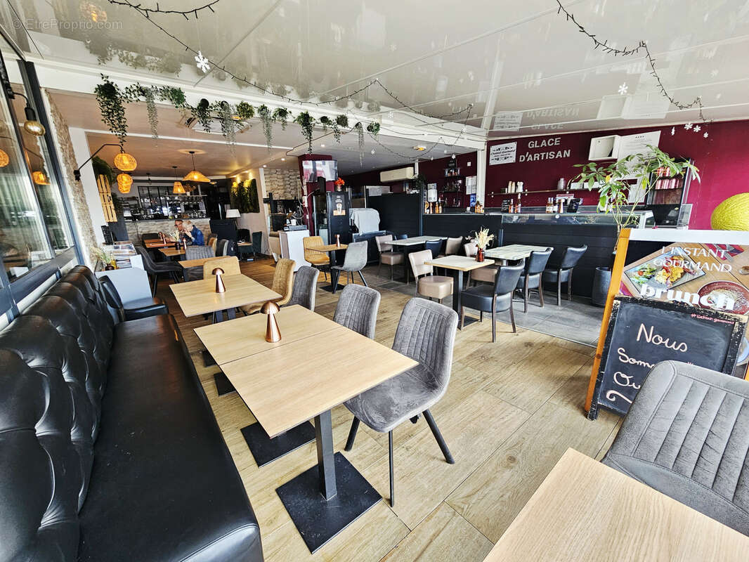 Commerce à SIX-FOURS-LES-PLAGES