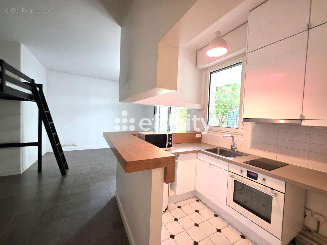 Appartement à NEUILLY-SUR-SEINE