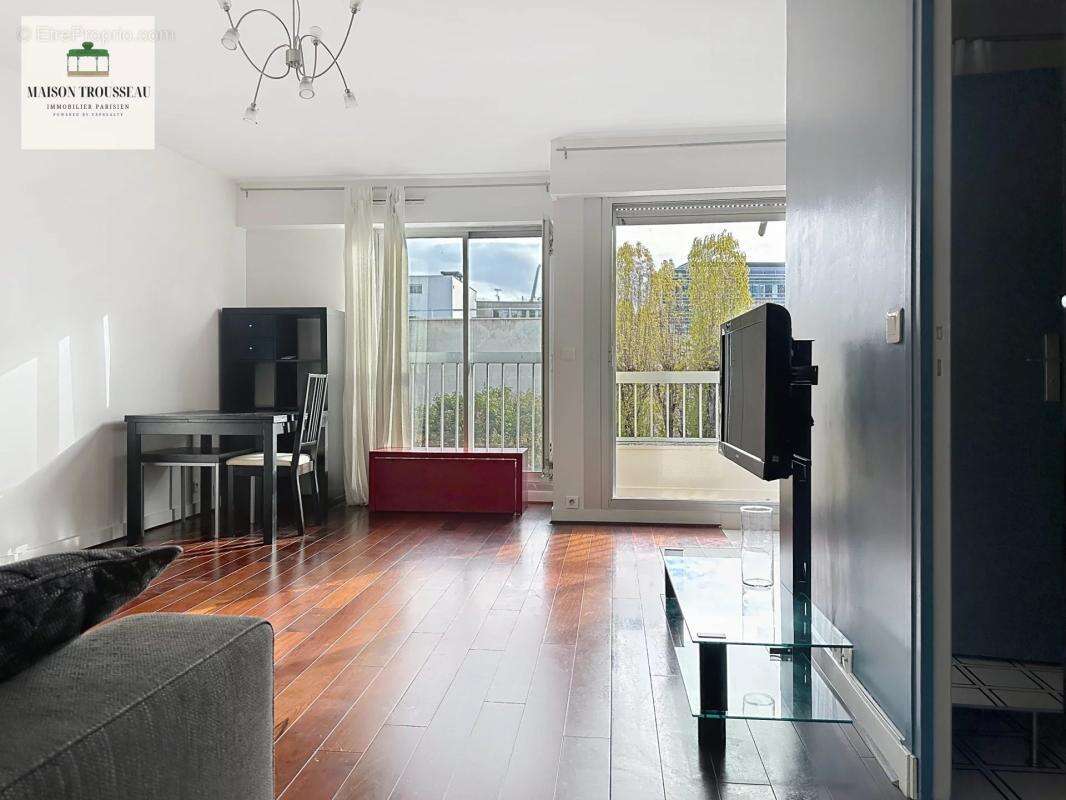 Appartement à NEUILLY-SUR-SEINE