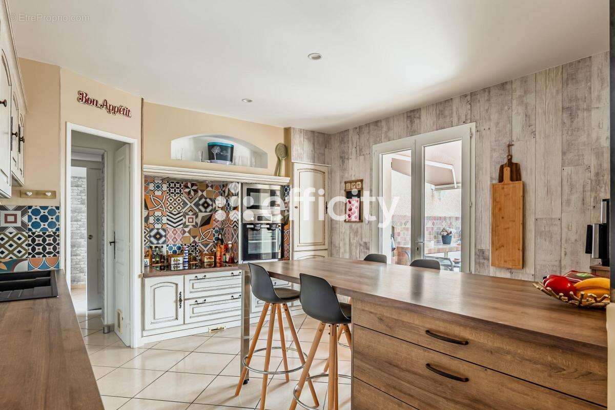 Maison 170 m² à Narbonne  - photo 6