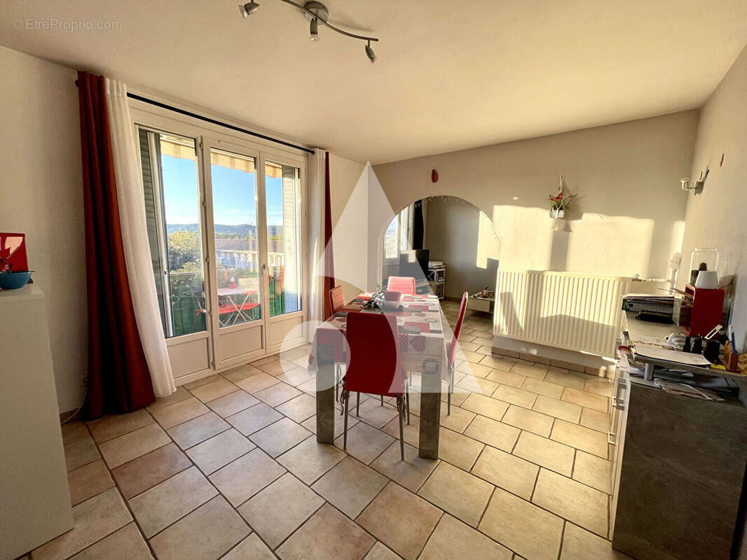 Appartement à PERTUIS