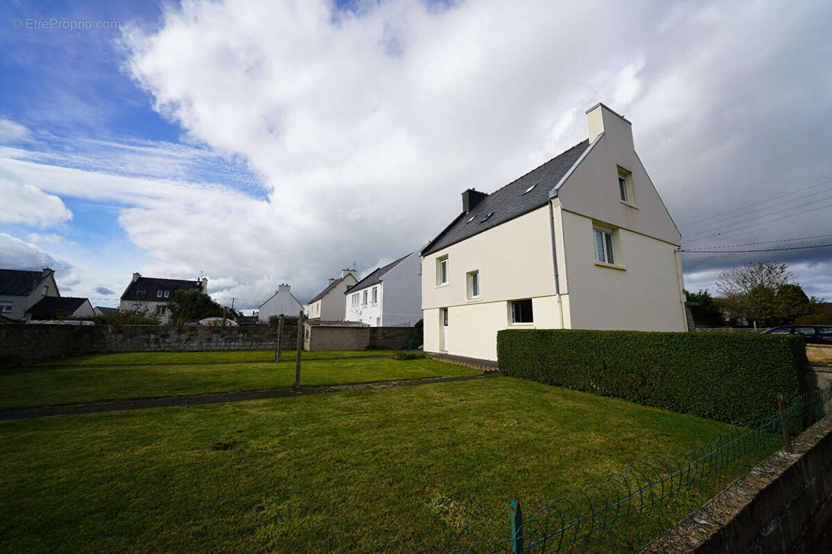 Maison à PLEYBER-CHRIST