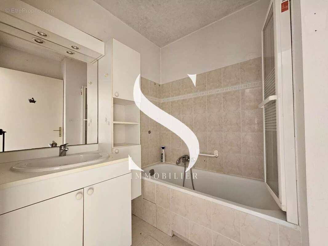 Appartement à VALLAURIS