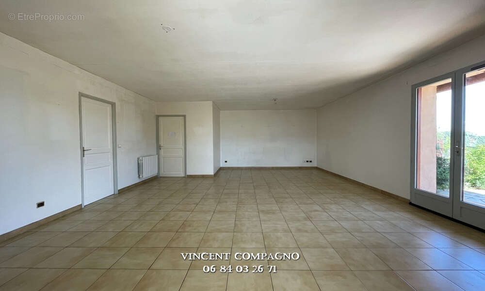 Maison à ESPARRON-DE-VERDON