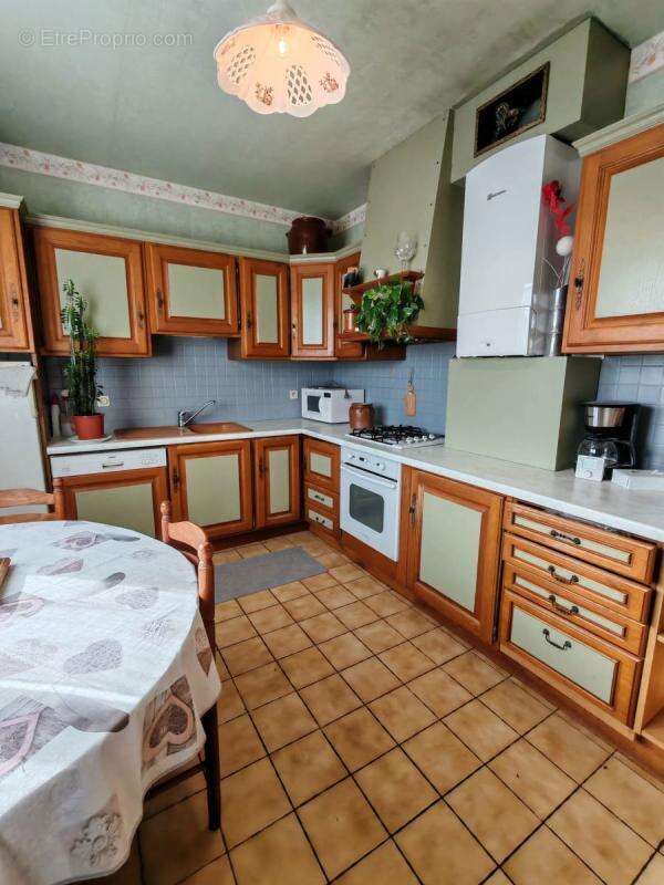 Maison à COLLONGES-LA-ROUGE