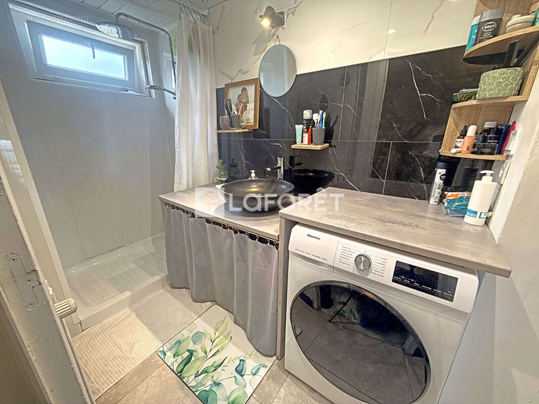 Maison à BAGE-LA-VILLE