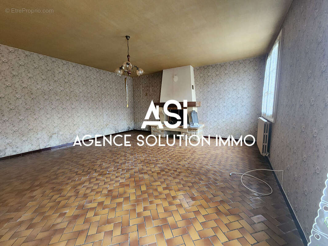 Maison à SAINT-AUBIN-DE-LOCQUENAY