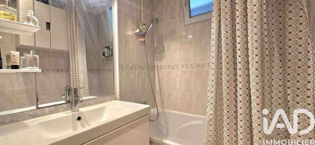 Photo 8 - Appartement à SAINTE-GENEVIEVE-DES-BOIS