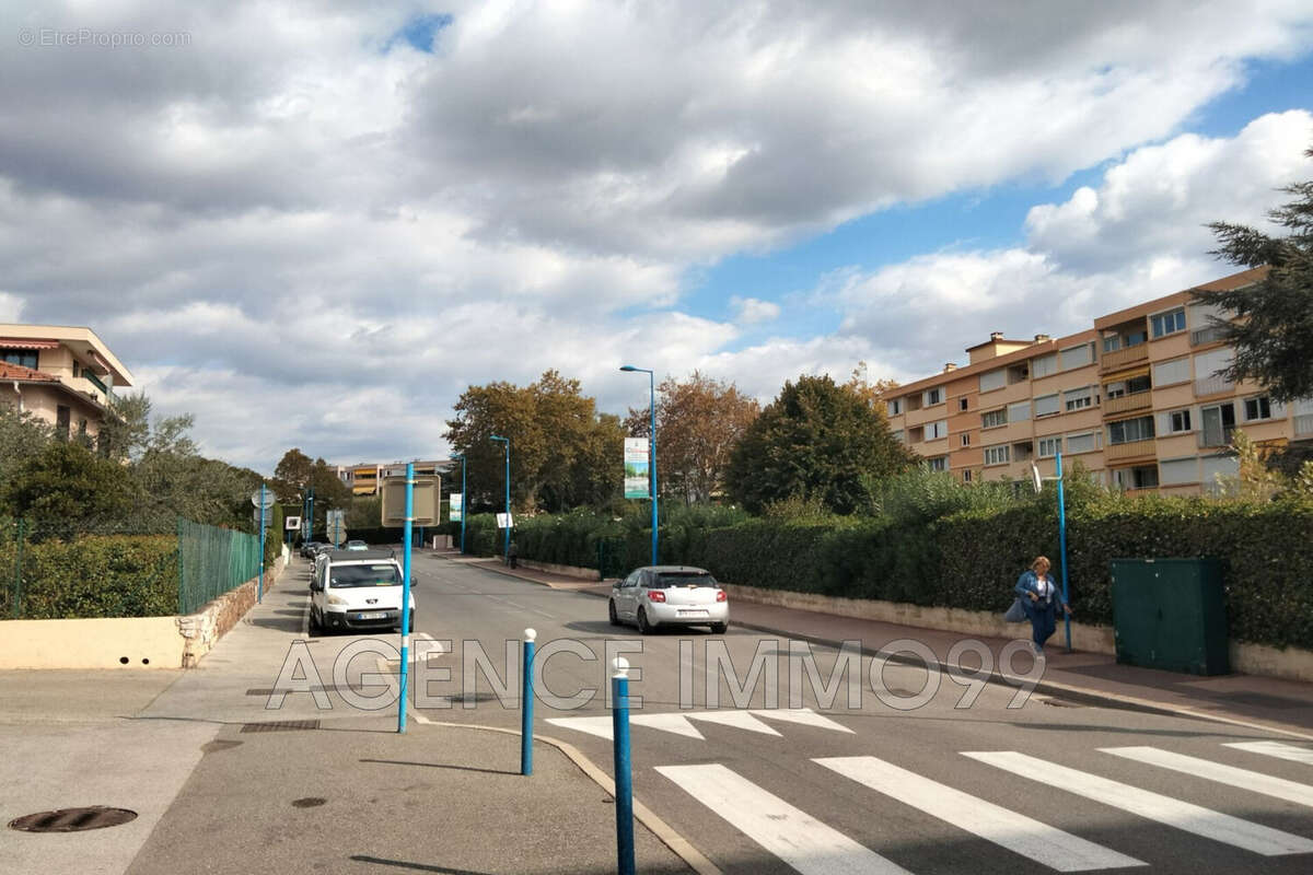 Parking à MANDELIEU-LA-NAPOULE