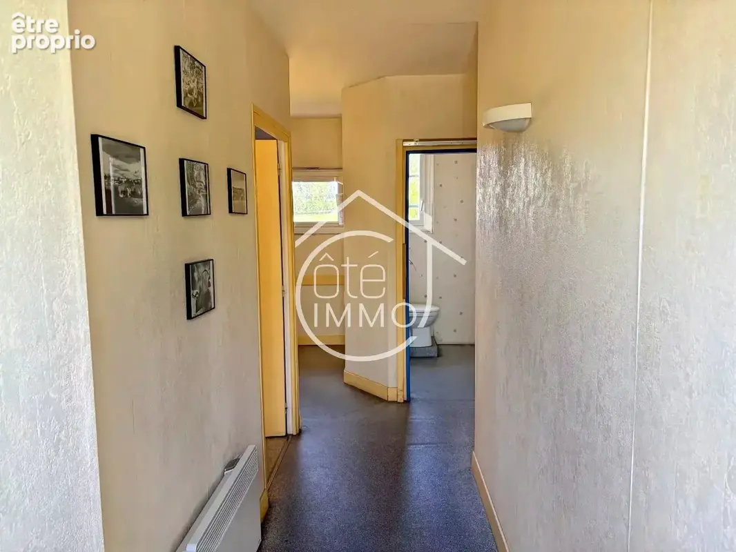 PRIGONRIEUX : Maison 3 pièces de 60m² avec dépendance et jardin - photo 2