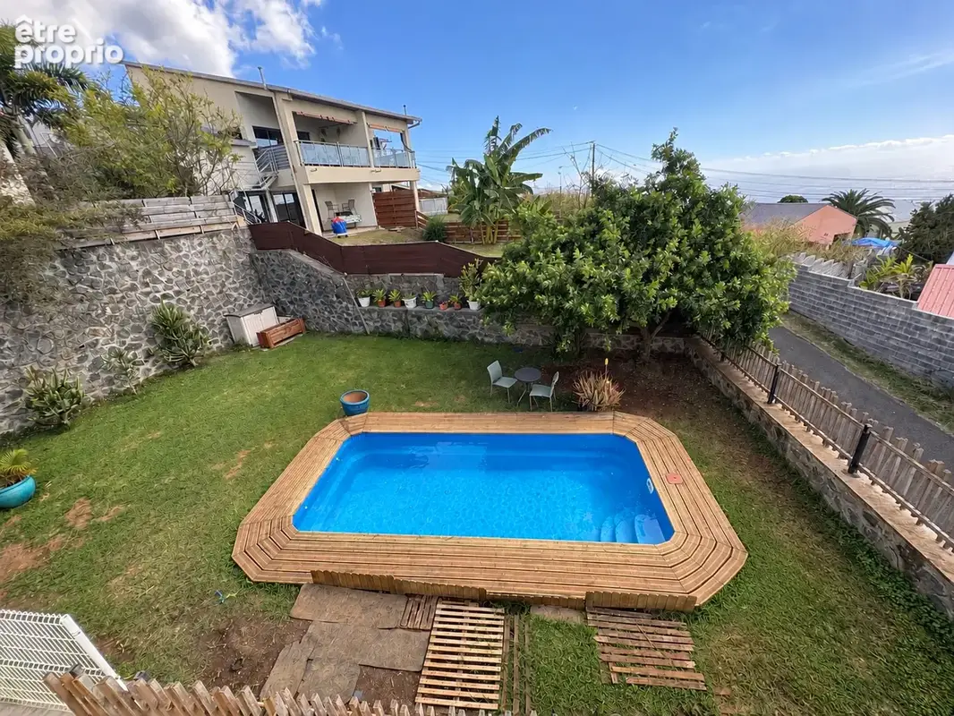 À vendre   Villa avec piscine et belle vue mer à Bellemène St Paul - photo 6