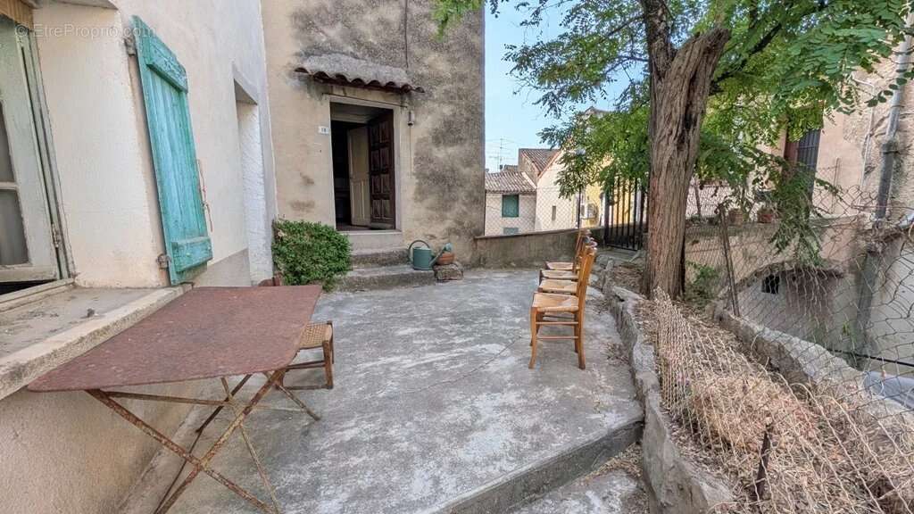 MONTFORT SUR ARGENS Double maison de village à rénover avec jardin non attenant - photo 13