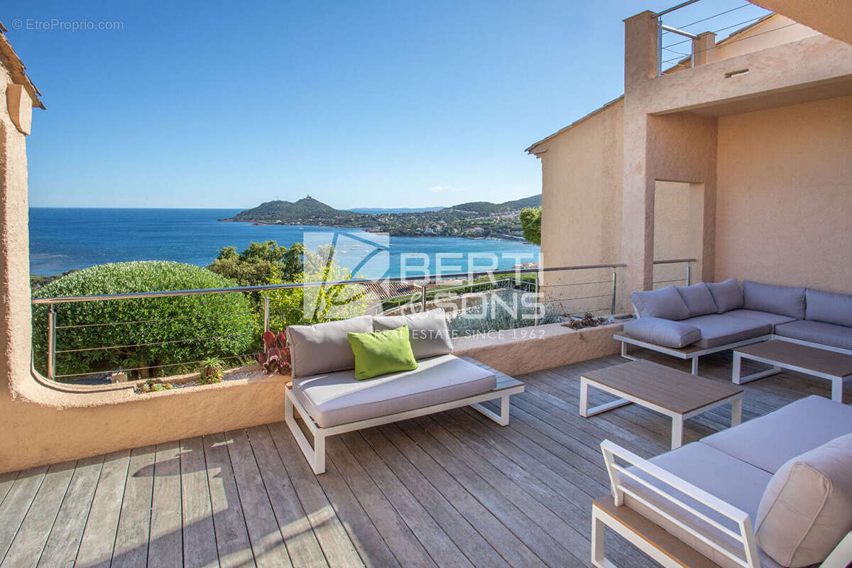 Agay domaine prive - villa 213 m² vue mer panoramique, piscine et jacuzzi - photo 5