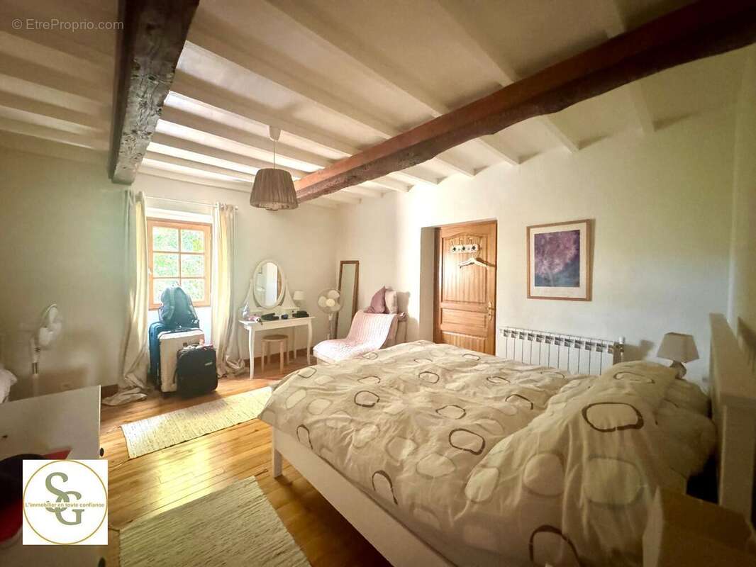   - Maison à CASTELNAU-DE-MONTMIRAL