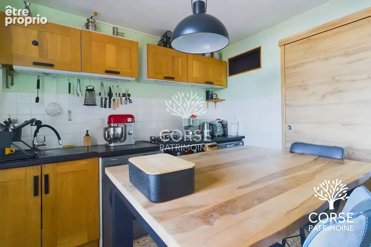 Appartement T3 rénové en plein coeur du village - photo 3
