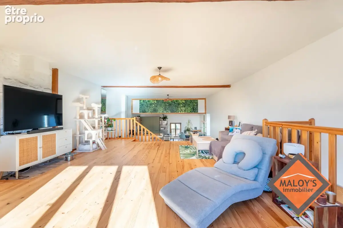 Photo Appartement à Sourcieux-Les-Mines au prix de 299 900€