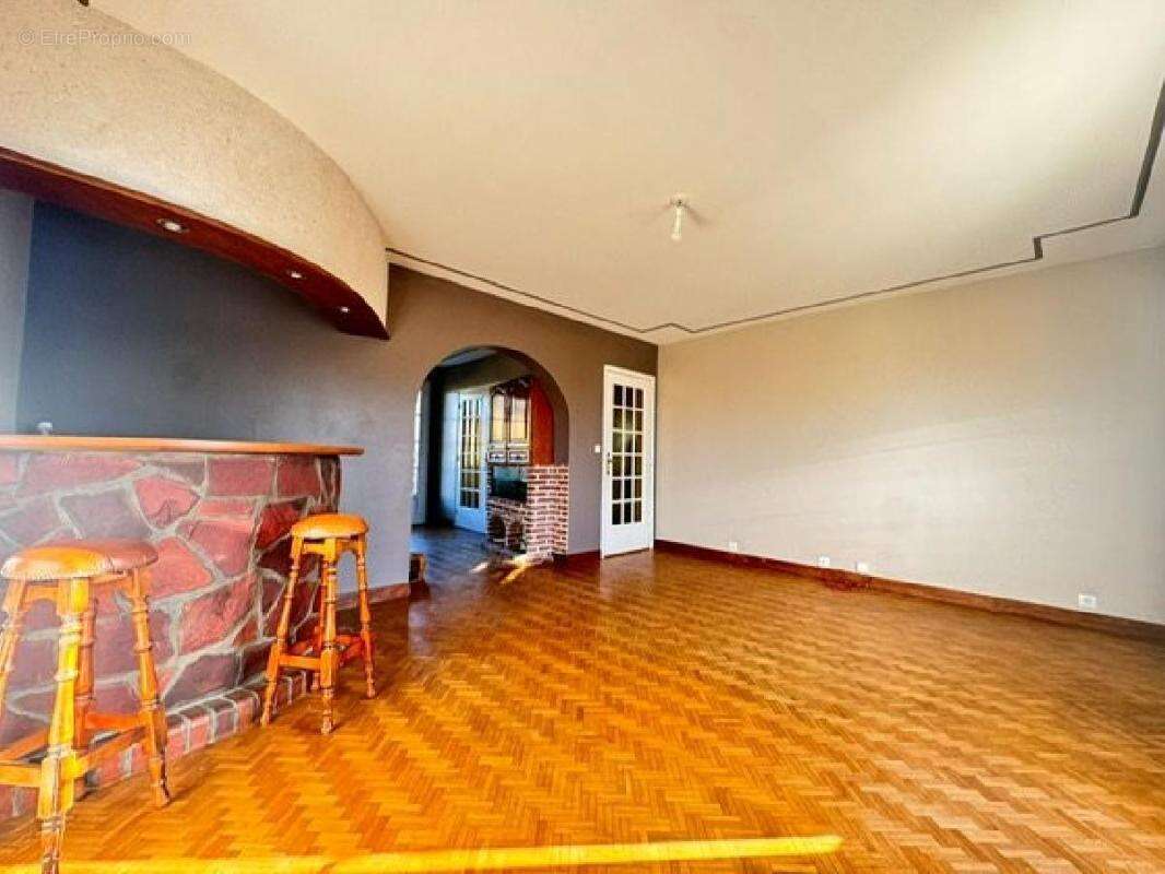 Maison à ROZIERES-SUR-CRISE