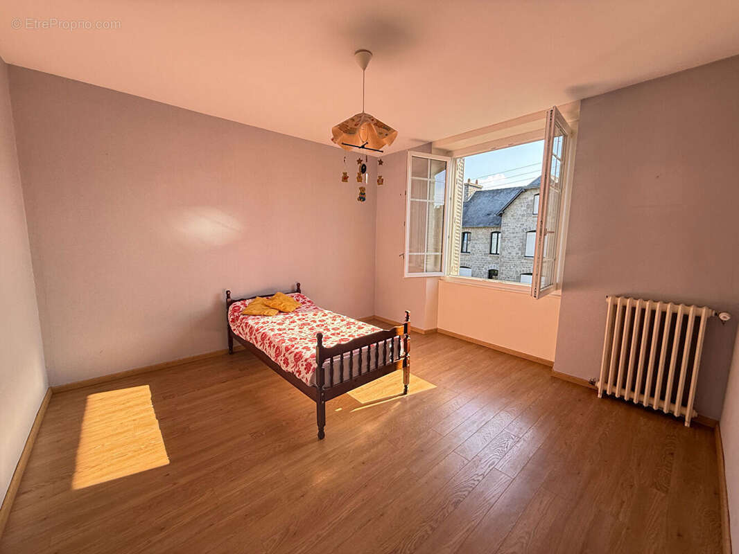 A vendre maison en pierre à  Dinan centre commerces, écoles à pieds - photo 5