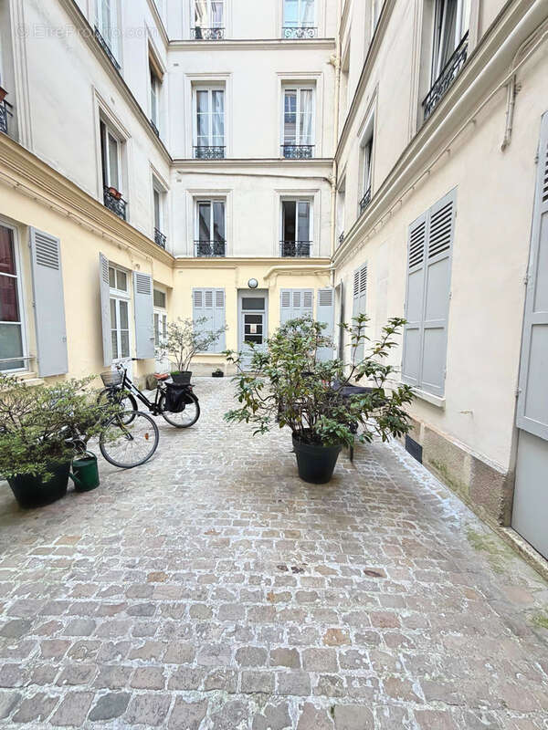 Appartement à PARIS-11E