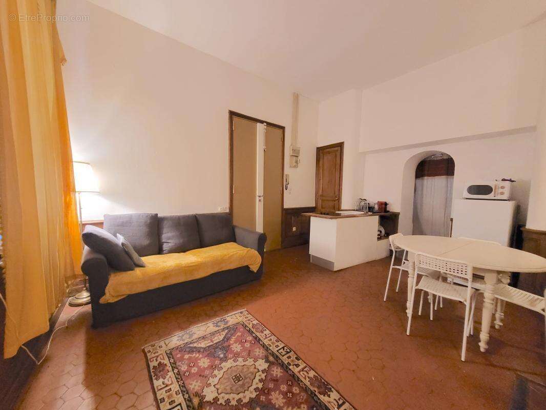 Appartement à MARSEILLE-6E