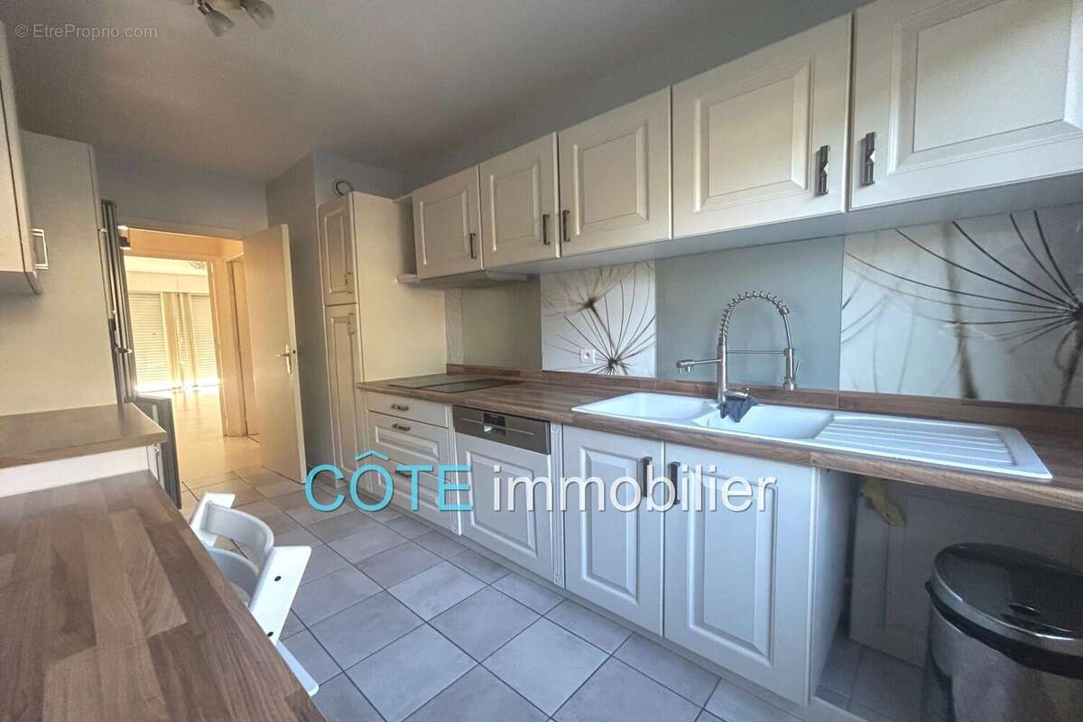 Appartement à VALLAURIS