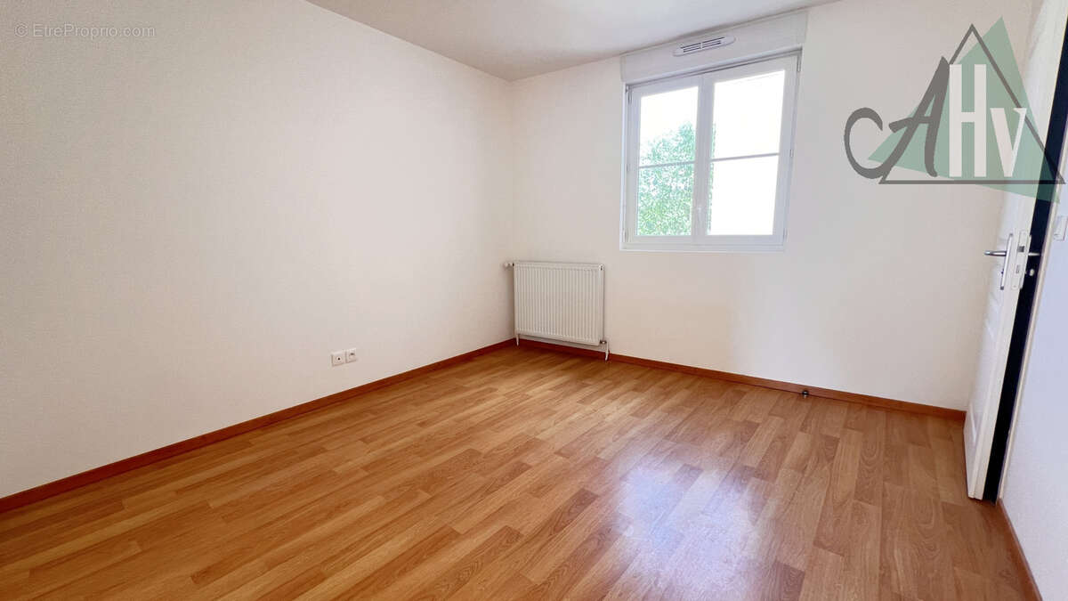 77 - NANGIS, Bel appartement F2, environ 50 m2 avec place de parking - photo 6