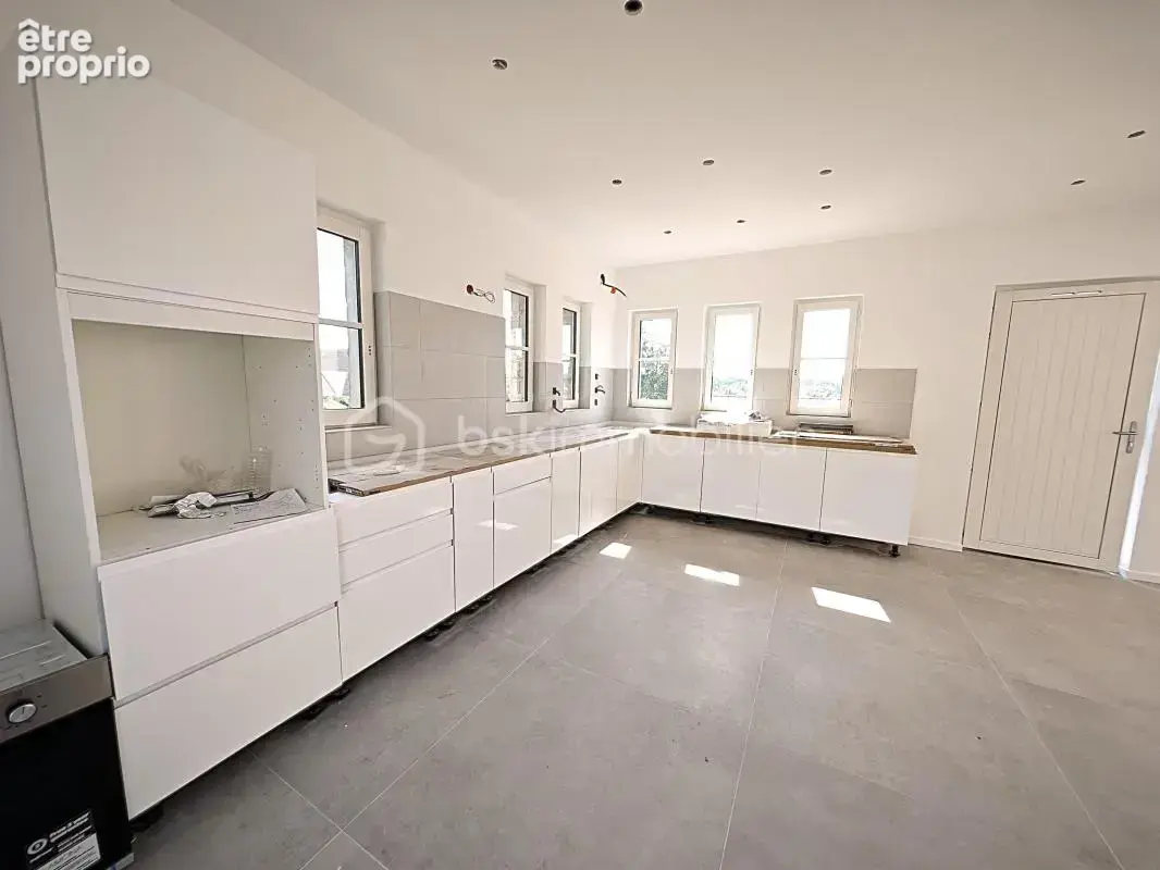 Maison exceptionnelle vue panoramique, d’une superficie de 144 m², sur sous-sol de 56 m² édifié sur terrain de 410 m² arboré et  - photo 12