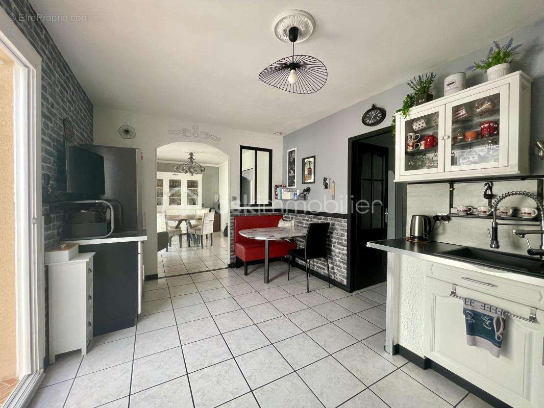 Maison à LE PALAIS-SUR-VIENNE