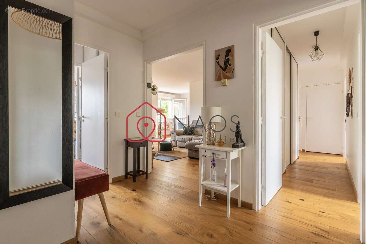 En EXCLUSIVITE : Rueil-Malmaison proche gare appartement 5 pièces avec balcon + 2 parkings + ca - photo 6