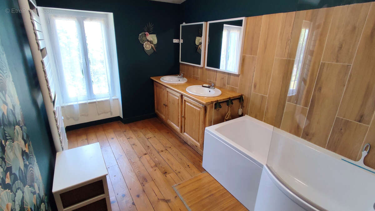 Charentaise de 220 m2, 5 chambres, dépendance, possibilité de gîte ou espace pro   Port-d'Envaux - photo 8