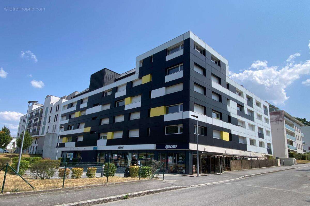 RENNES - T1Bis DUPLEX -  36.61 m2 (42,37m2 au sol) - ATTIQUE - 1 Place de Parking - photo 1