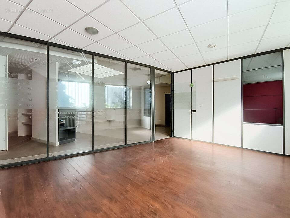 Local commercial Condé-Sur-L'Escaut 215 m2 - photo 5
