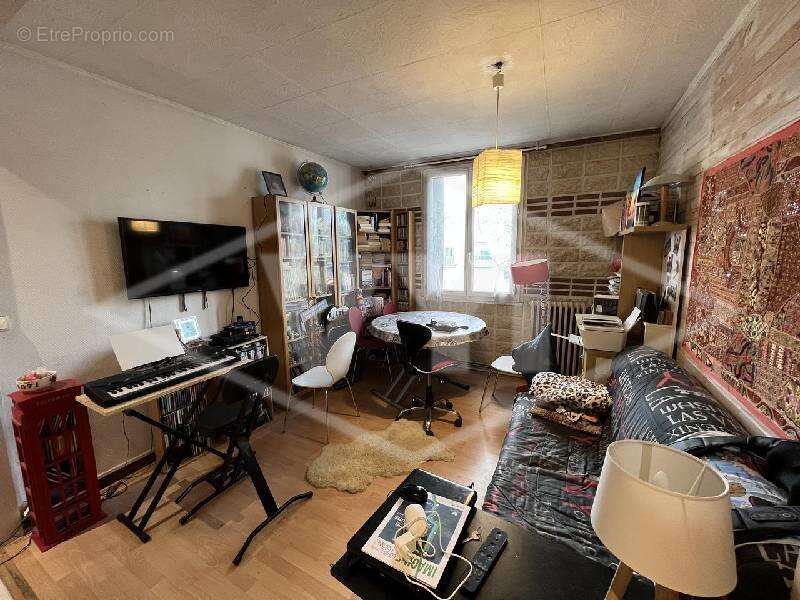 Appartement à CORBEIL-ESSONNES