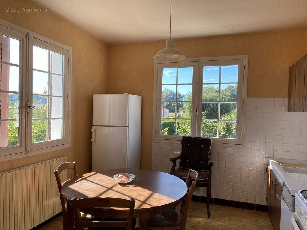 Maison à CHATEAUNEUF-LA-FORET