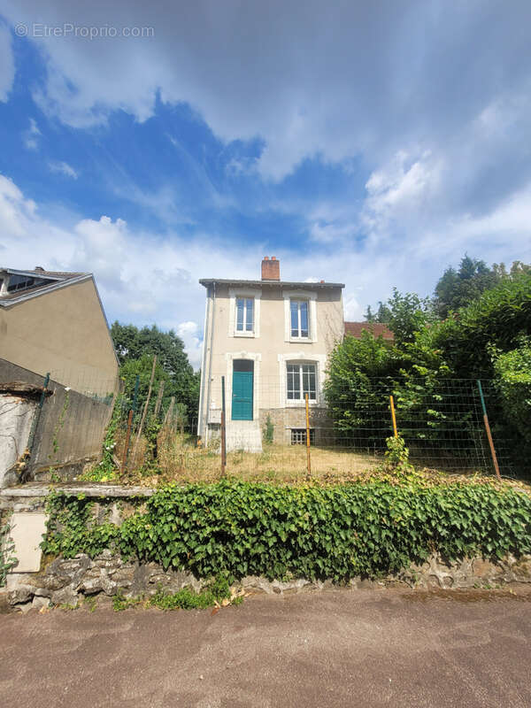 Ensemble immobilier à LIMOGES comprenant deux maisons (une louée et une vide) sur une belle parcelle de 840 m2. - photo 11