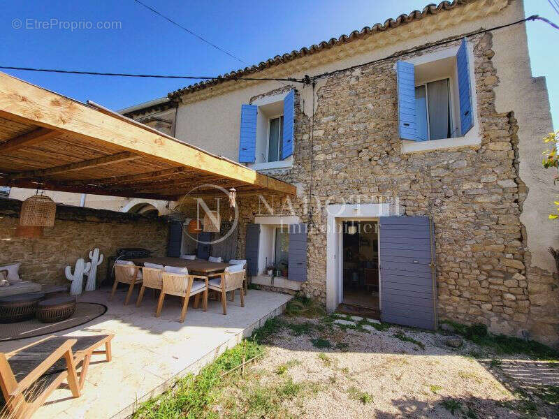 Maison à L&#039;ISLE-SUR-LA-SORGUE