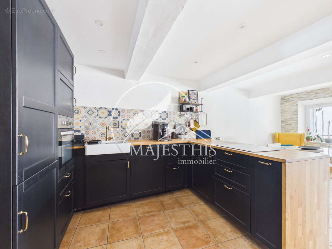 Magnifique duplex T4 de 90,62m2 à SOLLIES PONT avec terrasse Tropezienne. - photo 4
