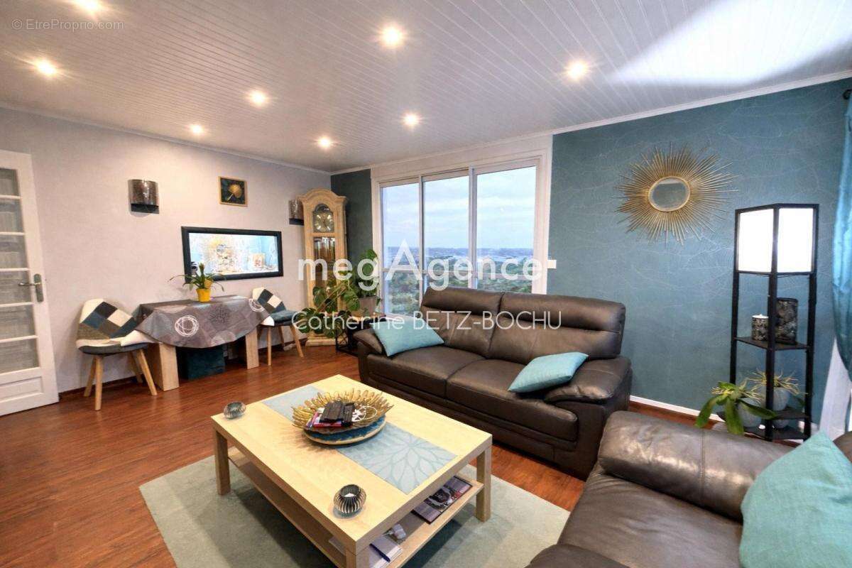 Appartement t3 plein-centre avec vue degagee et balcon - photo 3