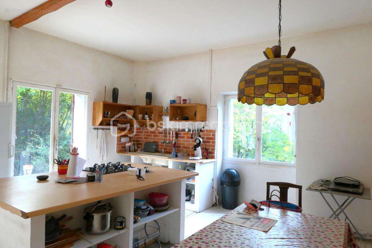Bien d'exception, charme, volume et potentiel au pied des Cévennes ! Un lieu unique à réinventer - photo 5