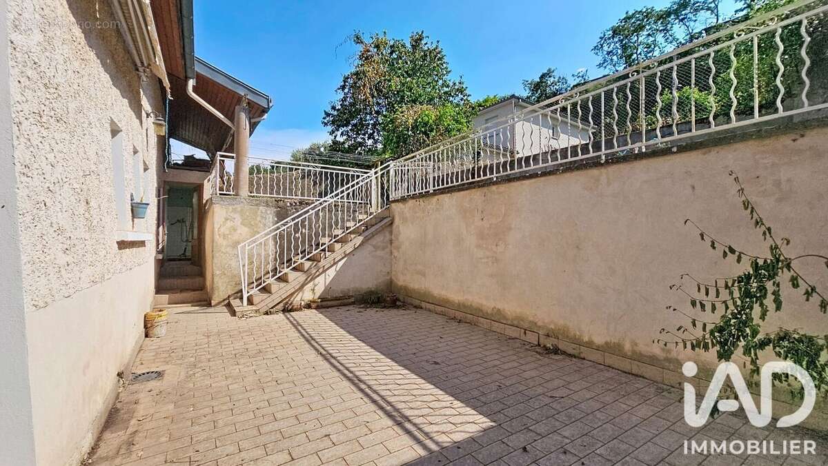 Maison 137 m² à Serrieres  - photo 9
