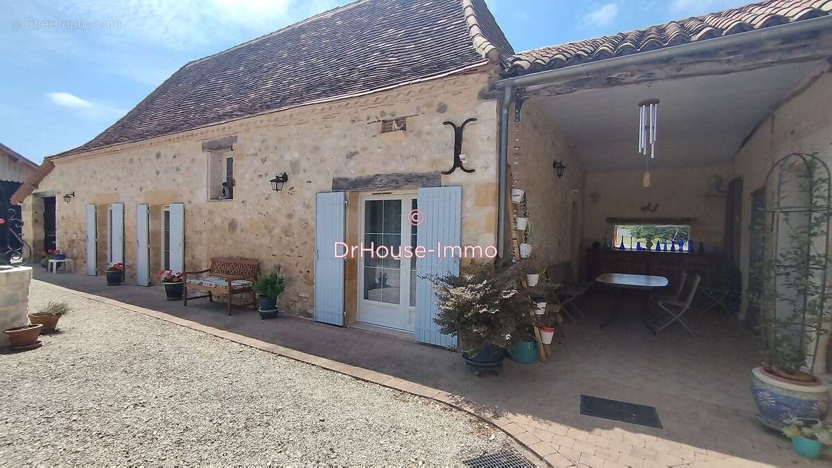 Maison 170 m² à Cours-De-Pile  - photo 6